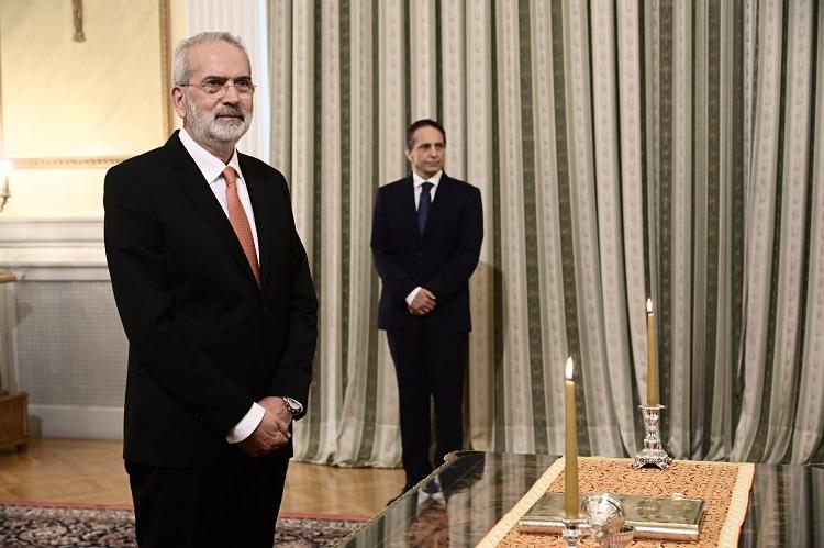 Αυτή είναι η νέα κυβέρνηση – Όλα τα ονόματα που αναλαμβάνουν τα υπουργεία