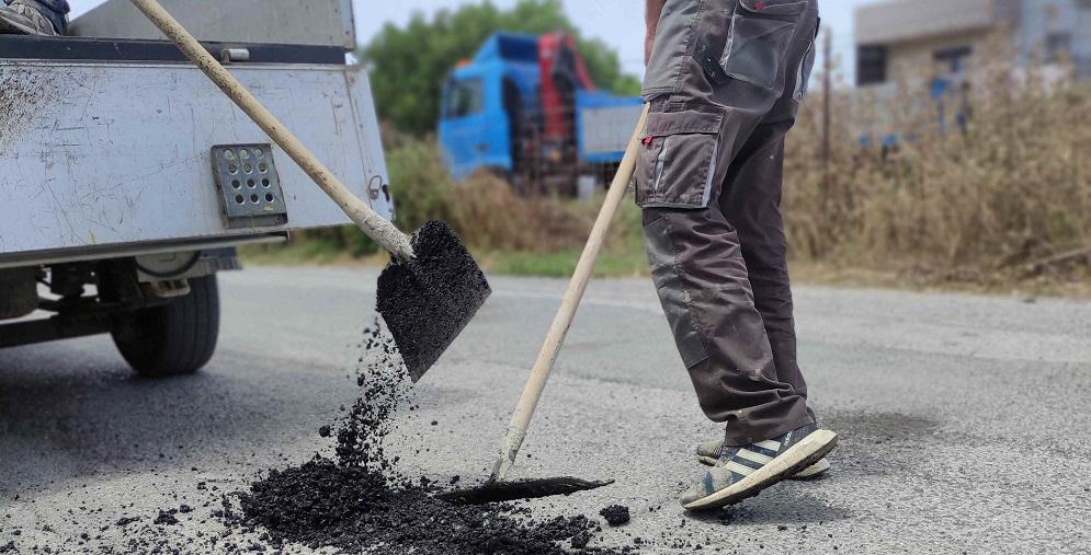 Μαλεβίζι: Εργασίες αποκατάστασης φθορών και καθιζήσεων σε δρόμους