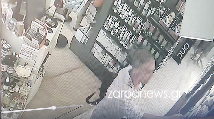 Κρήτη: Μπήκε στο φαρμακείο και έκλεψε καλλυντικά - Αναζητείται απ' την Αστυνομία (pics)