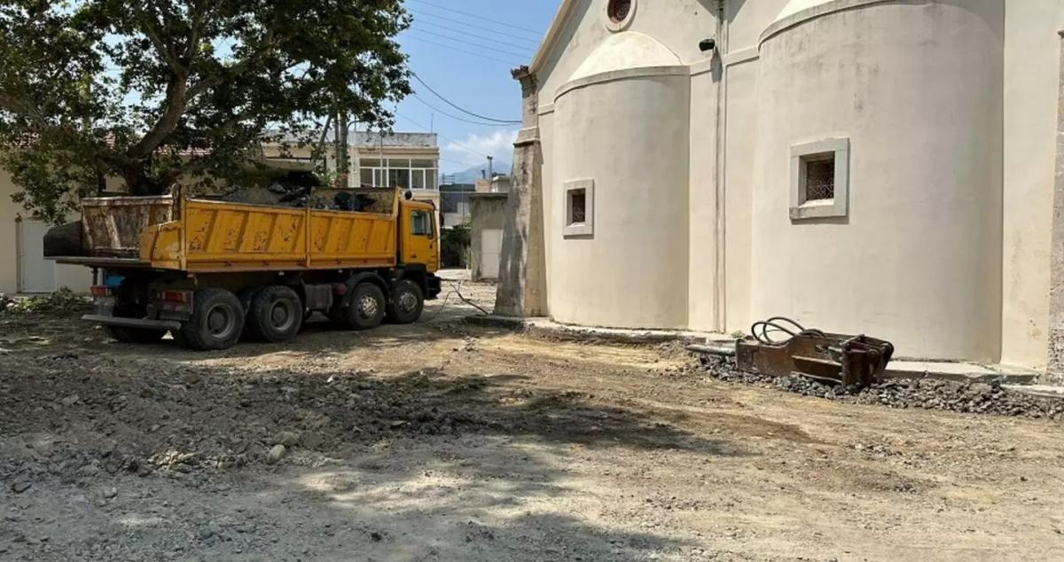 Ξεκίνησε το έργο της ανάπλασης στην Πλατεία των Κορφών