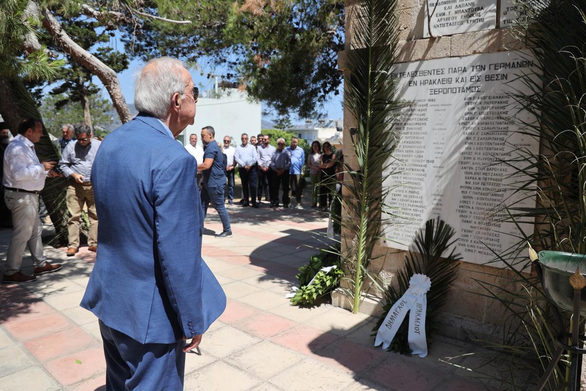 Τίμησαν την μνήμη των 62 Μαρτύρων – Δήμαρχος Ηρακλείου Βασίλης Λαμπρινός