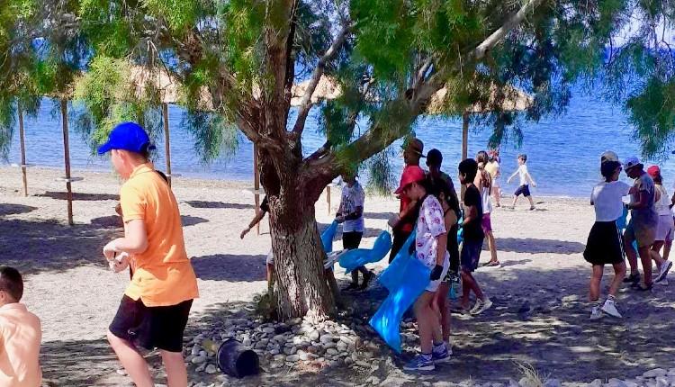 Δράσεις για το περιβάλλον από τον Δήμο Φαιστού - Καθάρισαν την παραλία του Κόκκινου Πύργου