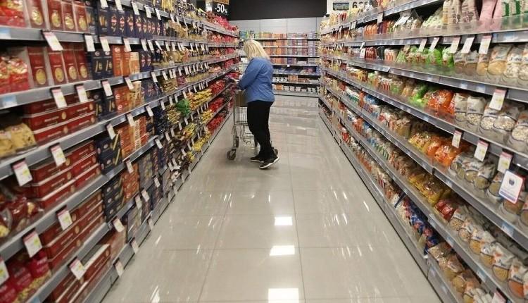 Ελαιόλαδο: Αλυσίδα σούπερ μάρκετ βάζει πλαφόν στις αγορές