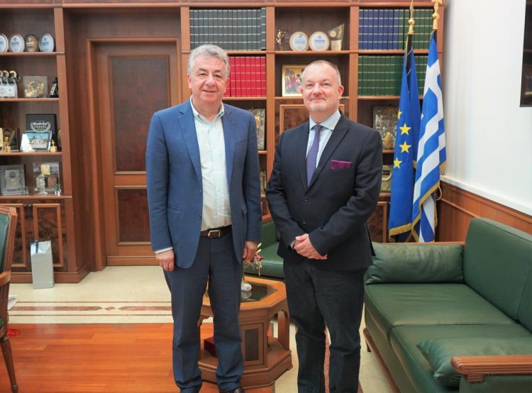Επίσκεψη του Πρέσβη της Μ. Βρετανίας στο Περιφερειάρχη Κρήτης
