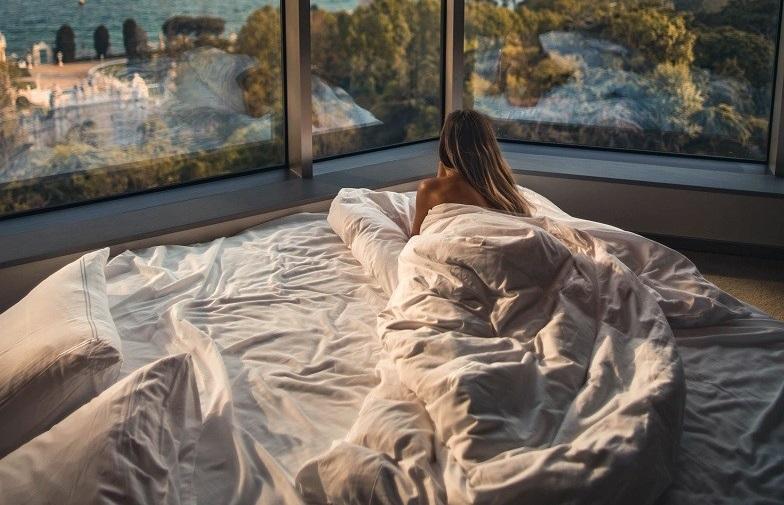 Ο απίστευτος λόγος για τον οποίο το σεξ είναι καλύτερο στο δωμάτιο ενός ξενοδοχείου