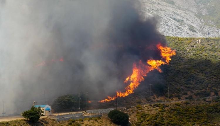 Κομισιόν για πυρκαγιές: «Ελλάδα, δεν είσαι μόνη – Συνεχίζουμε να σε βοηθάμε»