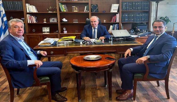 Συνάντηση Περιφερειάρχη με τον Αναπληρωτή Υπουργό και τον Υφυπουργό Ανάπτυξης για έργα της Κρήτης