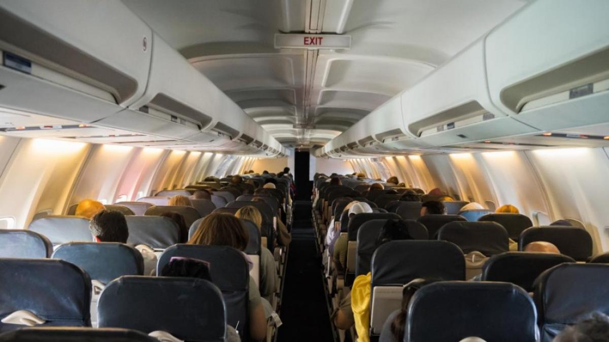 Χαμός σε πτήση: Μεθυσμένος Βρετανός τα έκανε «γυαλιά καρφιά» και τραυμάτισε αεροσυνοδό