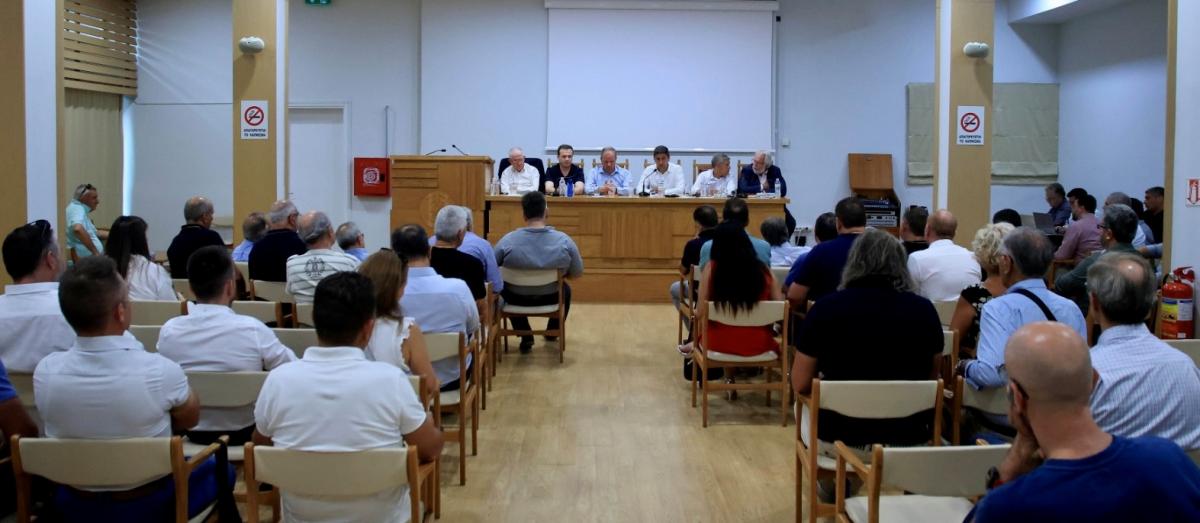 Σύσκεψη ΥπΑΑΤ, Λευτέρη Αυγενάκη με εκπροσώπους συνεταιριστικών οργανώσεων στα Τρίκαλα
