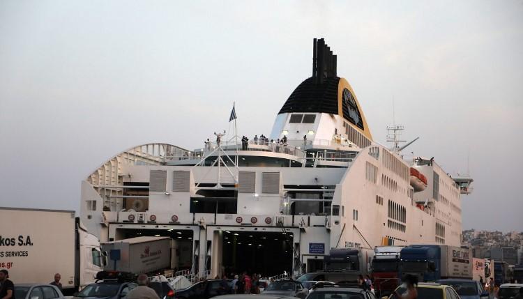 Απεργία ΠΝΟ: Δεμένα τα πλοία σε όλη τη χώρα - Πώς αναχωρούν τα νυχτερινά καράβια για Κρήτη