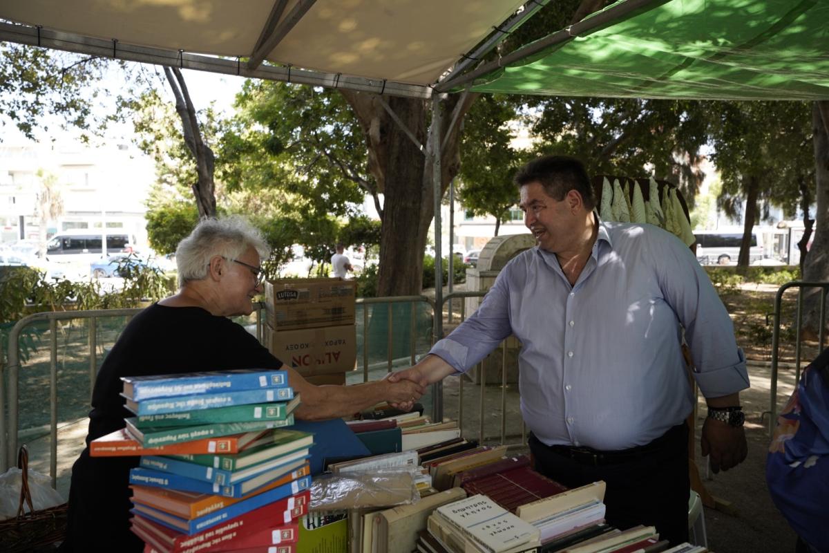 Στο «Παζάρι Δεύτερο Χέρι - Χέρι Βοηθείας» ο Μ. Καραμαλάκης