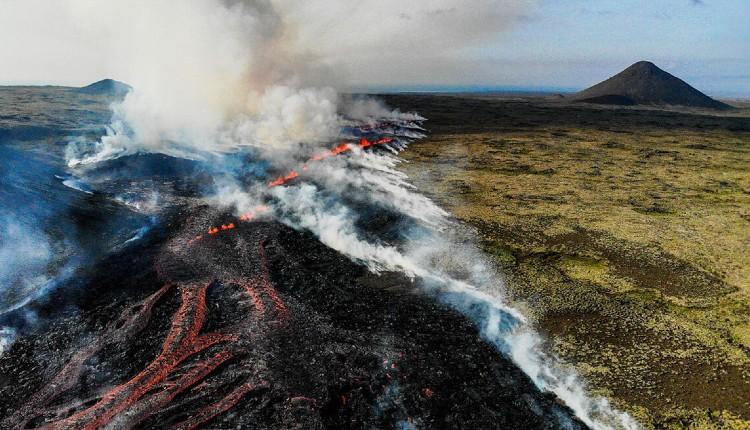 «Βράζει» το ηφαίστειο στην Ισλανδία: Ακούστε τον απόκοσμο ήχο πριν την έκρηξη