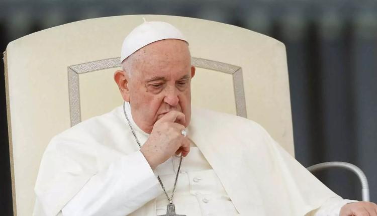 Πάπας Φραγκίσκος: Ακυρώθηκαν οι συναντήσεις του λόγω πνευμονικής φλεγμονής και αναπνευστικών δυσκολιών – Καθησυχαστικό το Βατικανό