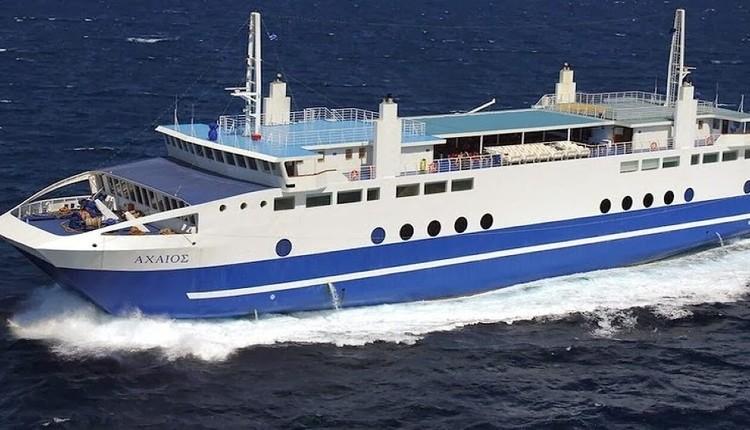 Ταλαιπωρία για 330 επιβάτες – Επέστρεψε στον Πειραιά μετά από πολύωρη μάχη με τα κύματα