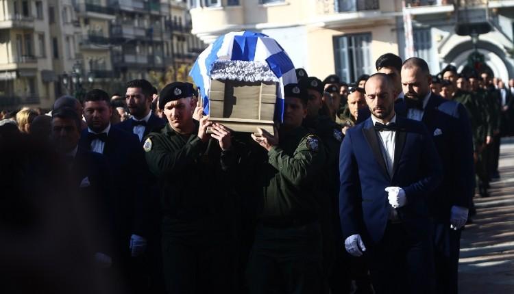Γιώργος Λυγγερίδης: Live το τελευταίο αντίο στον αστυνομικό που σκοτώθηκε από ναυτική φωτοβολίδα
