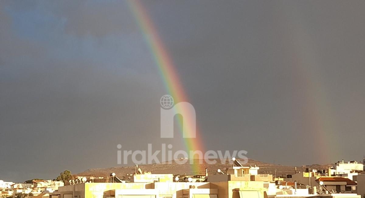 Ένα μοναδικό ουράνιο τόξο χρωμάτισε τον ουρανό του Ηρακλείου (pics+vid)