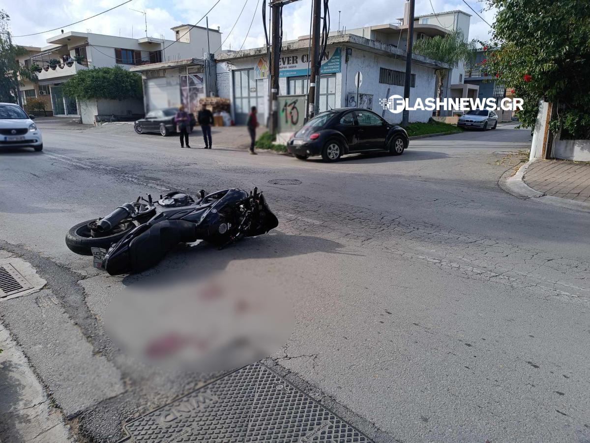 Κρήτη: Συγκρούστηκε μηχανή με ΙΧ αυτοκίνητο – Στο νοσοκομείο ένα άτομο
