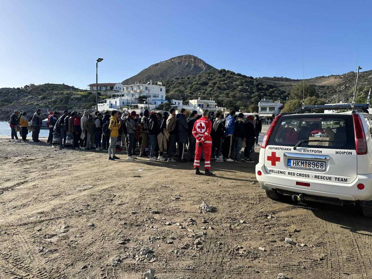 Ο Ελληνικός Ερυθρός Σταυρός ενισχύει τους 146 μετανάστες που έφτασαν στην Κρήτη το τελευταίο τριήμερο (19-21/1)