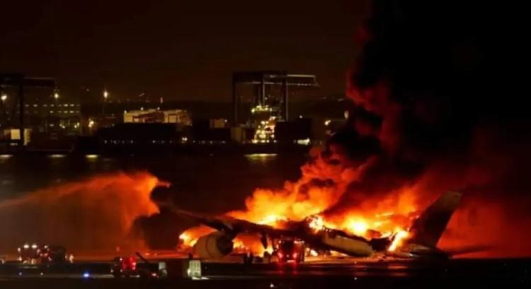 Τόκιο: Νεκροί 5 επιβαίνοντες στο αεροσκάφος της ακτοφυλακής - Σε κρίσιμη κατάσταση ο κυβερνήτης