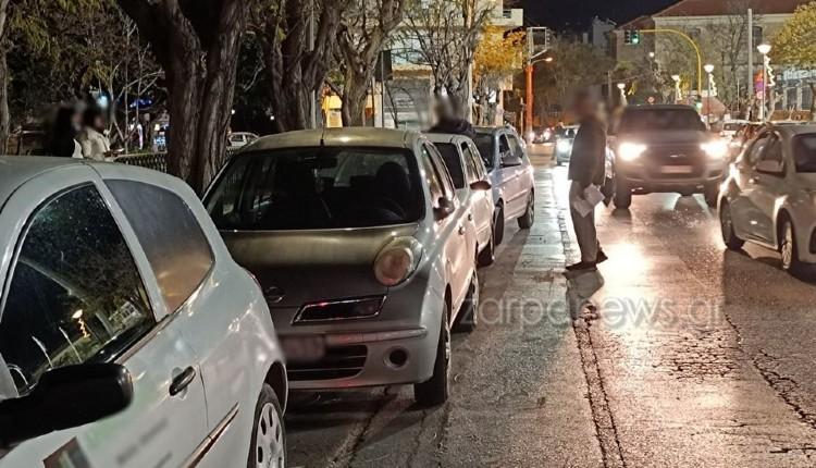 Κρήτη: ΙΧ προκάλεσε καραμπόλα τεσσάρων σταθμευμένων οχημάτων - Δείτε εικόνες
