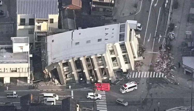 Σεισμός στην Ιαπωνία: Τουλάχιστον 30 οι νεκροί και τεράστιες ζημιές