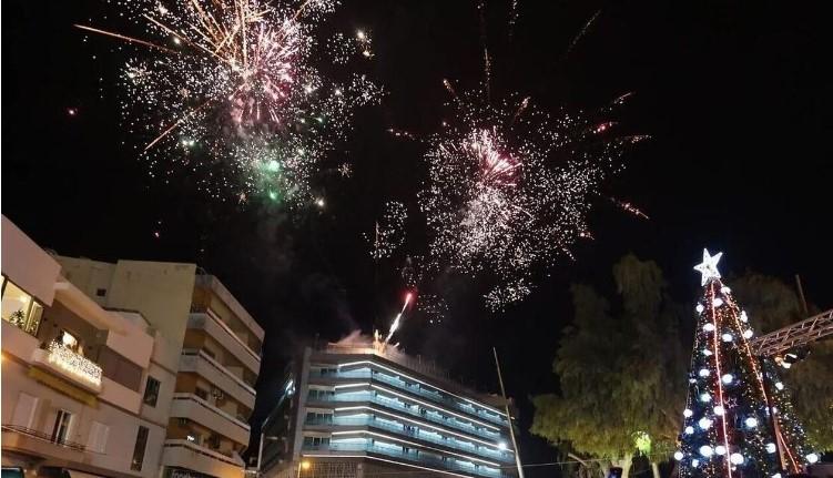 Κρήτη: Με φαντασμαγορικά πυροτεχνήματα η υποδοχή του 2024 στο Ηράκλειο