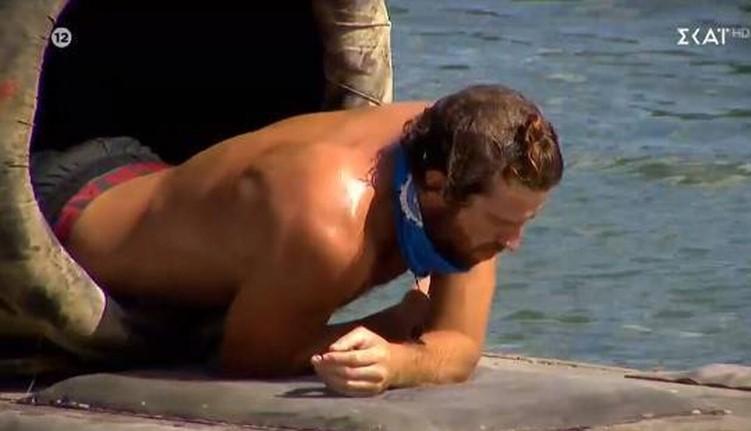 Survivor: Ο τραυματισμός του Rob James - Χάνει τις αισθήσεις του μέσα στη θάλασσα (vid)