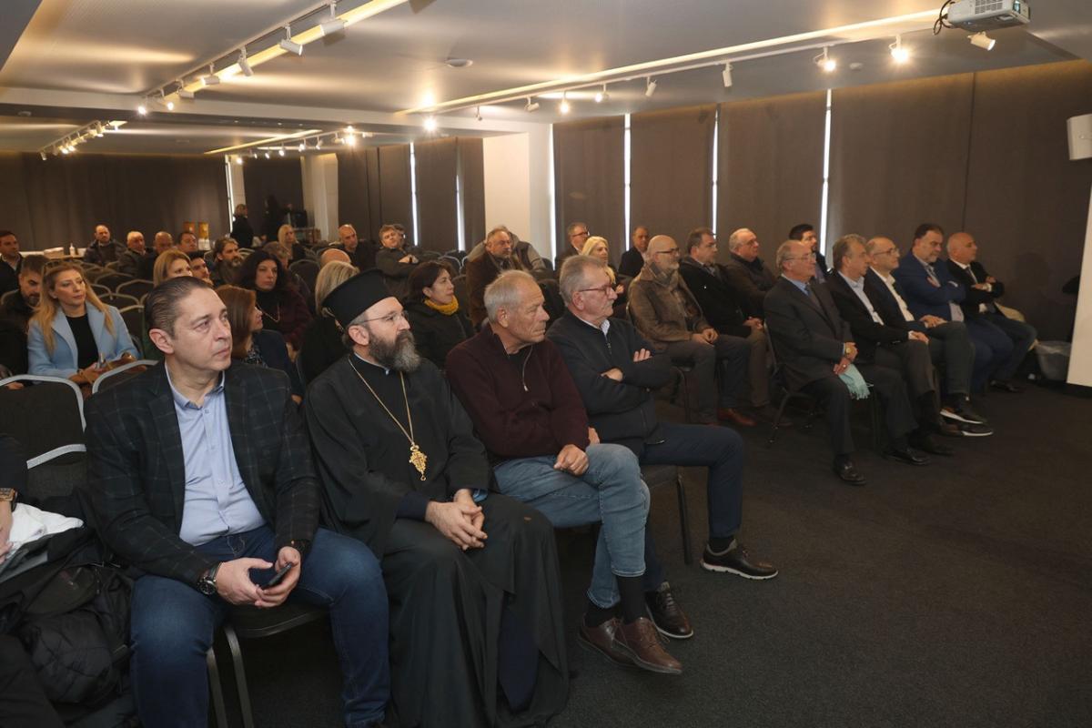 Τιμήθηκε ο Σταύρος Αρναουτάκης για την προσφορά του στον αθλητισμό και το μπάσκετ (pics & vids) 7 Τιμήθηκε ο Σταύρος Αρναουτάκης για την προσφορά του στον αθλητισμό και το μπάσκετ (pics & vids)