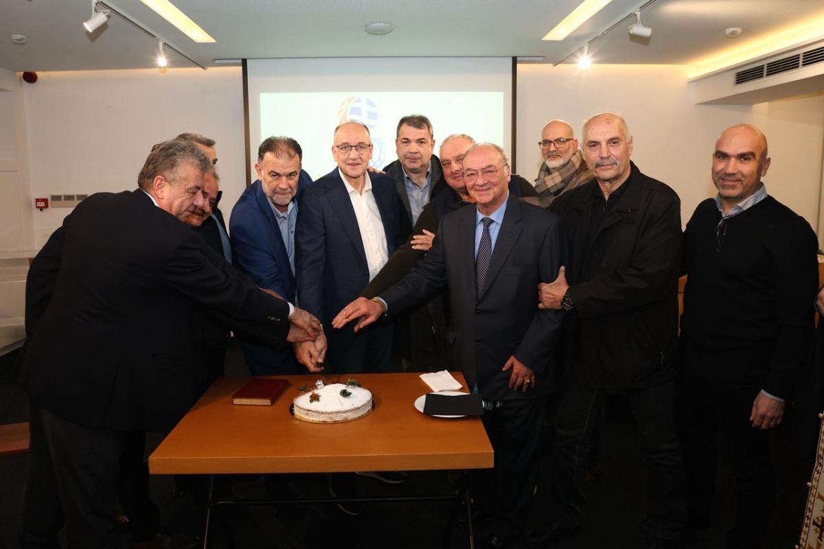 Τιμήθηκε ο Σταύρος Αρναουτάκης για την προσφορά του στον αθλητισμό και το μπάσκετ (pics & vids) 5 Τιμήθηκε ο Σταύρος Αρναουτάκης για την προσφορά του στον αθλητισμό και το μπάσκετ (pics & vids)