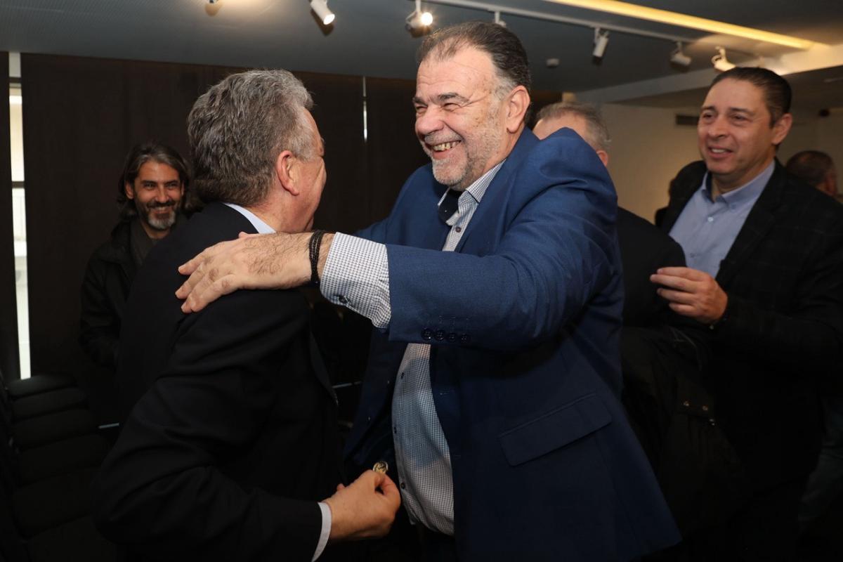 Τιμήθηκε ο Σταύρος Αρναουτάκης για την προσφορά του στον αθλητισμό και το μπάσκετ (pics & vids) 4 Τιμήθηκε ο Σταύρος Αρναουτάκης για την προσφορά του στον αθλητισμό και το μπάσκετ (pics & vids)