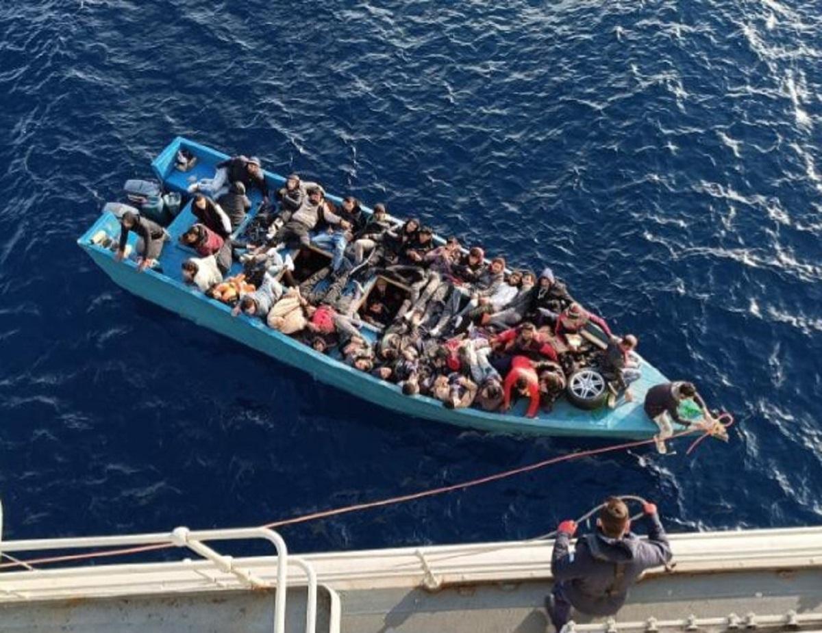 Κρήτη: Πως διασώθηκαν οι 72 μετανάστες στα νότια του νησιού (pics)