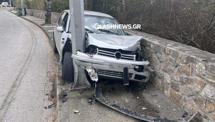 Κρήτη: Νέο σοβαρό τροχαίο - Αυτοκίνητο σφήνωσε μεταξύ στύλου και τοιχίου (pic)
