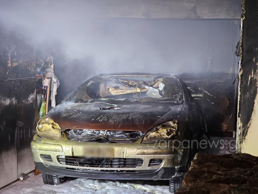 Κρήτη: Συναγερμός στην Πυροσβεστική - Αυτοκίνητο λαμπάδιασε σε γκαράζ (pic)