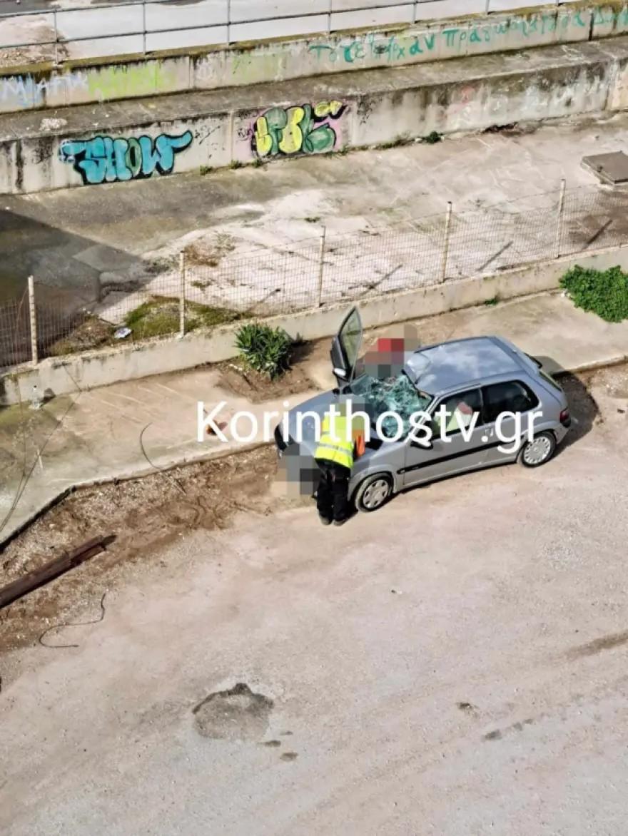Παραλίγο τραγωδία - Έσπασε κολώνα και ο εναερίτης κατέληξε σε σταθμευμένο ΙΧ 3 Παραλίγο τραγωδία - Έσπασε κολώνα και ο εναερίτης κατέληξε σε σταθμευμένο ΙΧ