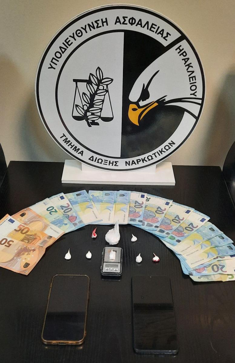 Ηράκλειο: Πήγαιναν για εξιχνίαση κλοπής μηχανής και ανακάλυψαν διακινητές κοκαΐνης - Χειροπέδες σε δυο άτομα 3 Ηράκλειο: Πήγαιναν για εξιχνίαση κλοπής μηχανής και ανακάλυψαν διακινητές κοκαΐνης - Χειροπέδες σε δυο άτομα