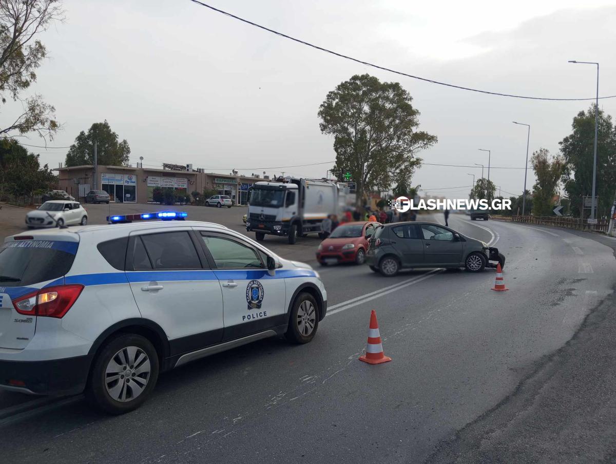Κρήτη: Τροχαίο με τραυματισμό γυναίκας - Ενεπλάκη φορτηγό του δήμου (pics)