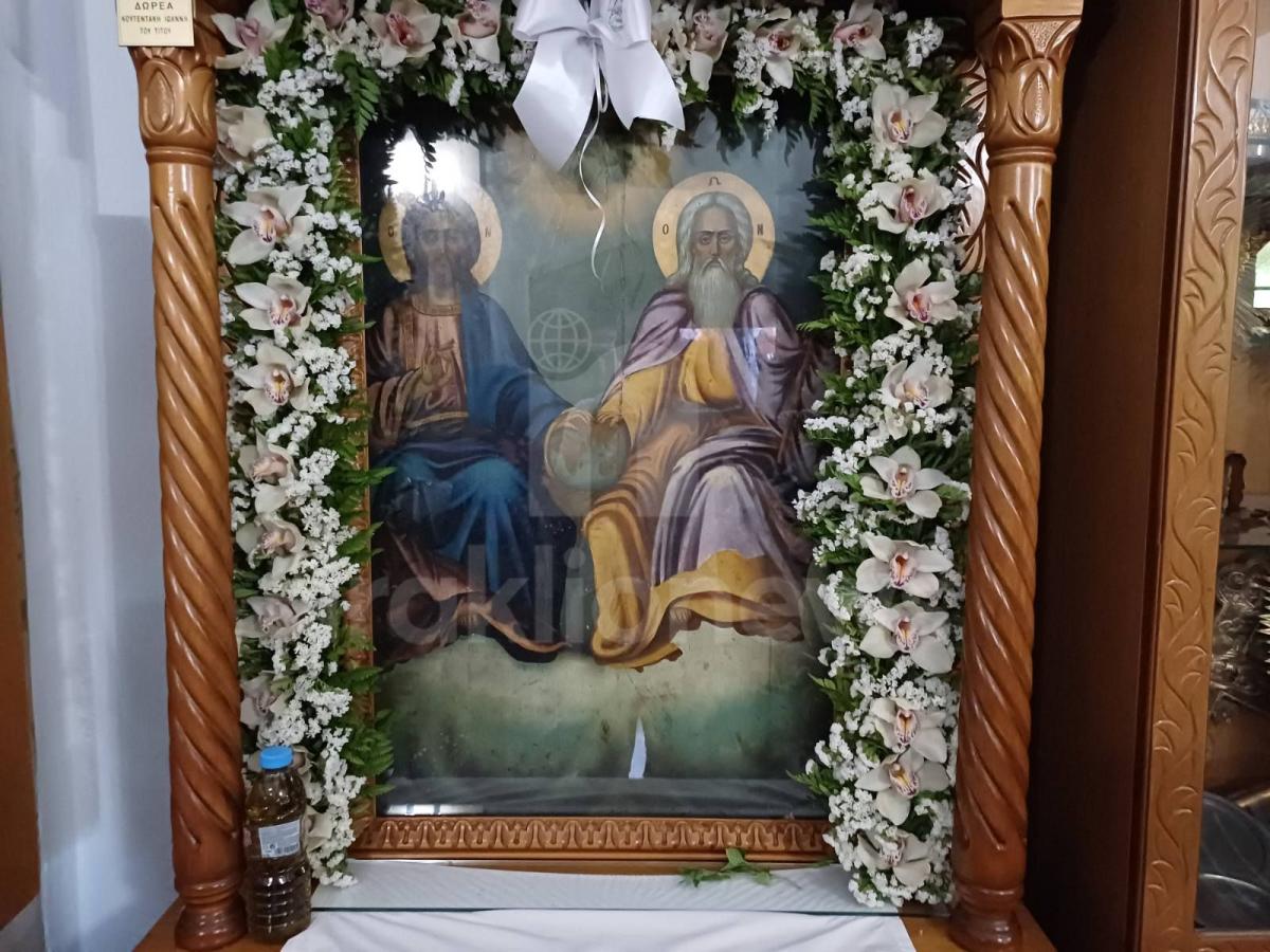 Με ευλάβεια ο εσπερινός του Αγίου Πνεύματος στο Τυμπάκι (pics) 16 Με ευλάβεια ο εσπερινός του Αγίου Πνεύματος στο Τυμπάκι (pics)