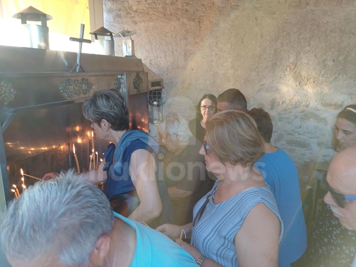 Με ευλάβεια ο εσπερινός του Αγίου Πνεύματος στο Τυμπάκι (pics) 17 Με ευλάβεια ο εσπερινός του Αγίου Πνεύματος στο Τυμπάκι (pics)