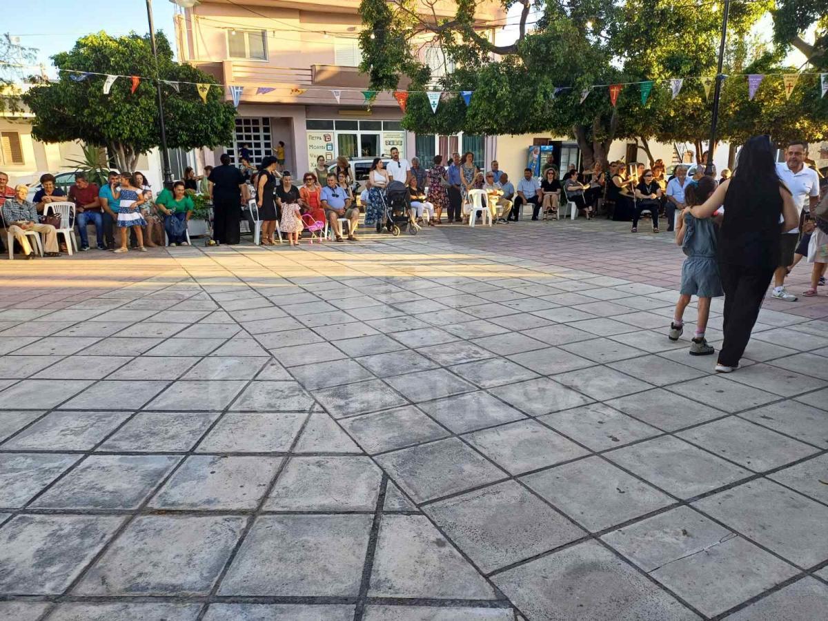 Με ευλάβεια ο εσπερινός του Αγίου Πνεύματος στο Τυμπάκι (pics) 18 Με ευλάβεια ο εσπερινός του Αγίου Πνεύματος στο Τυμπάκι (pics)
