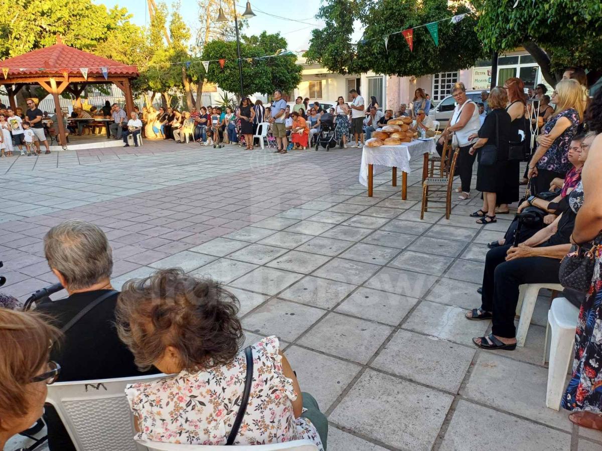 Με ευλάβεια ο εσπερινός του Αγίου Πνεύματος στο Τυμπάκι (pics) 6 Με ευλάβεια ο εσπερινός του Αγίου Πνεύματος στο Τυμπάκι (pics)