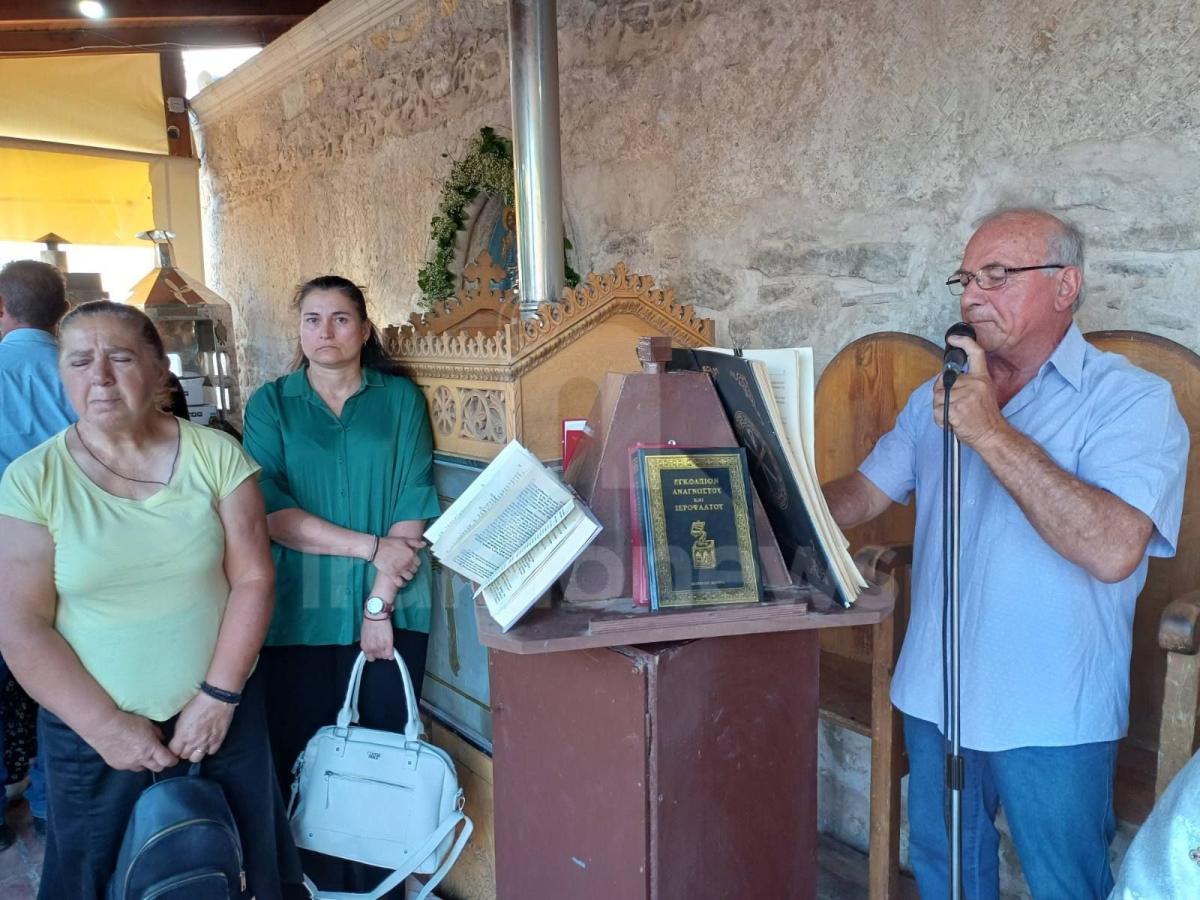 Με ευλάβεια ο εσπερινός του Αγίου Πνεύματος στο Τυμπάκι (pics) 10 Με ευλάβεια ο εσπερινός του Αγίου Πνεύματος στο Τυμπάκι (pics)