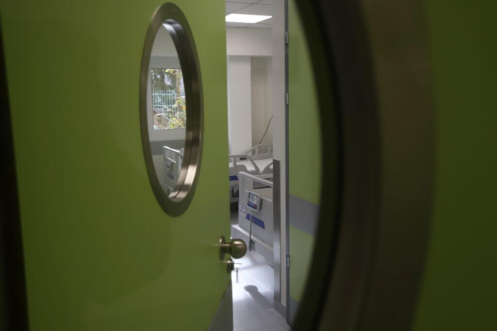 Απίστευτο: Καταψύχει «νεκρούς ασθενείς» με στόχο να τους αναστήσει!