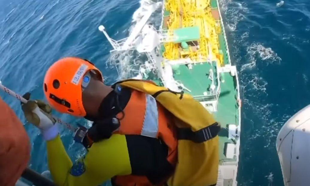 Παρασύρθηκε στη θάλασσα όσο κολυμπούσε και διασώθηκε 37ώρες αργότερα και 80 χιλιόμετρα μακριά