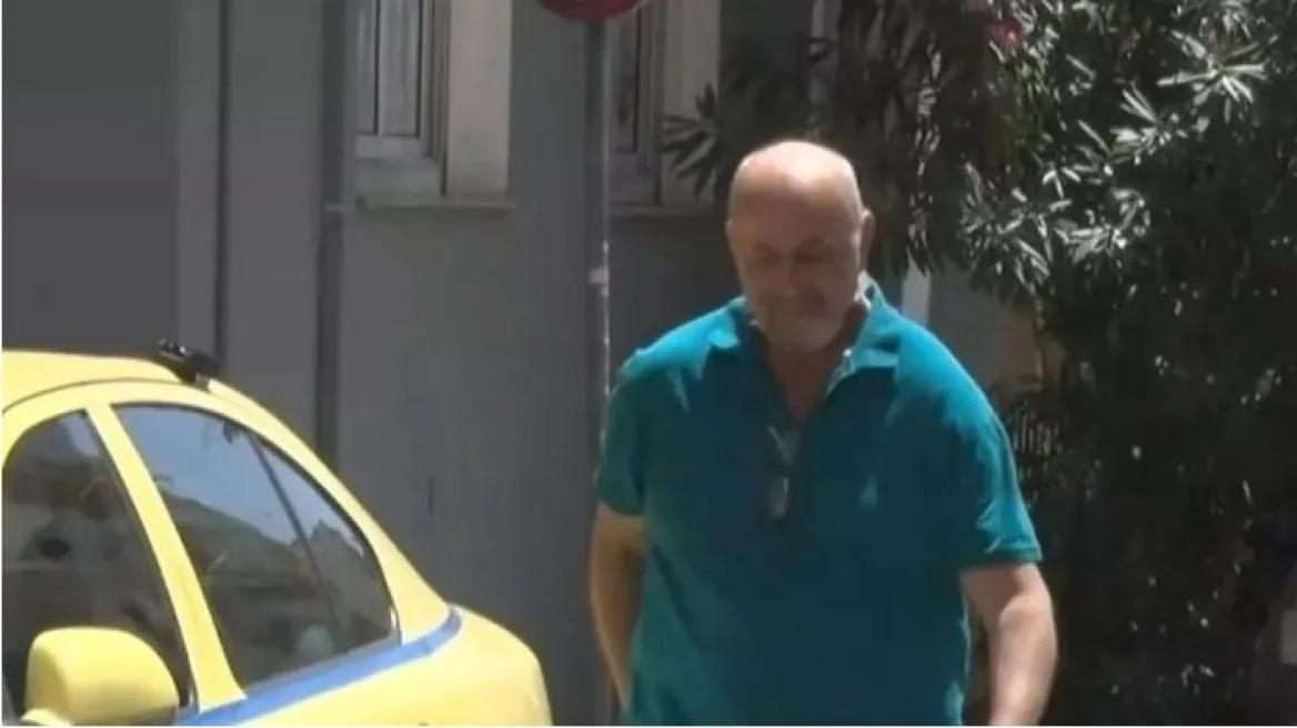 Ταξιτζής έδειρε 66χρονο με πρόβλημα ομιλίας που του έδειξε σημείωμα με τον προσανατολισμό του