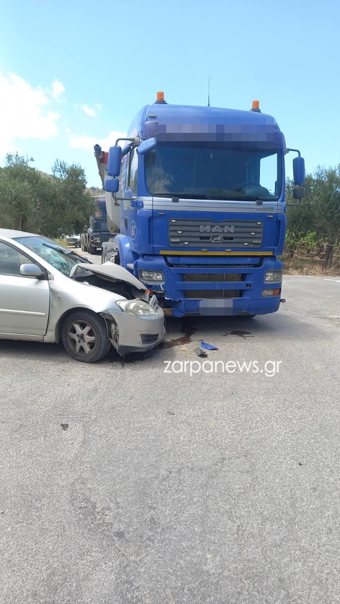 Κρήτη: Συγκρούστηκε αυτοκίνητο με φορτηγό - Μια γυναίκα στο νοσοκομείο