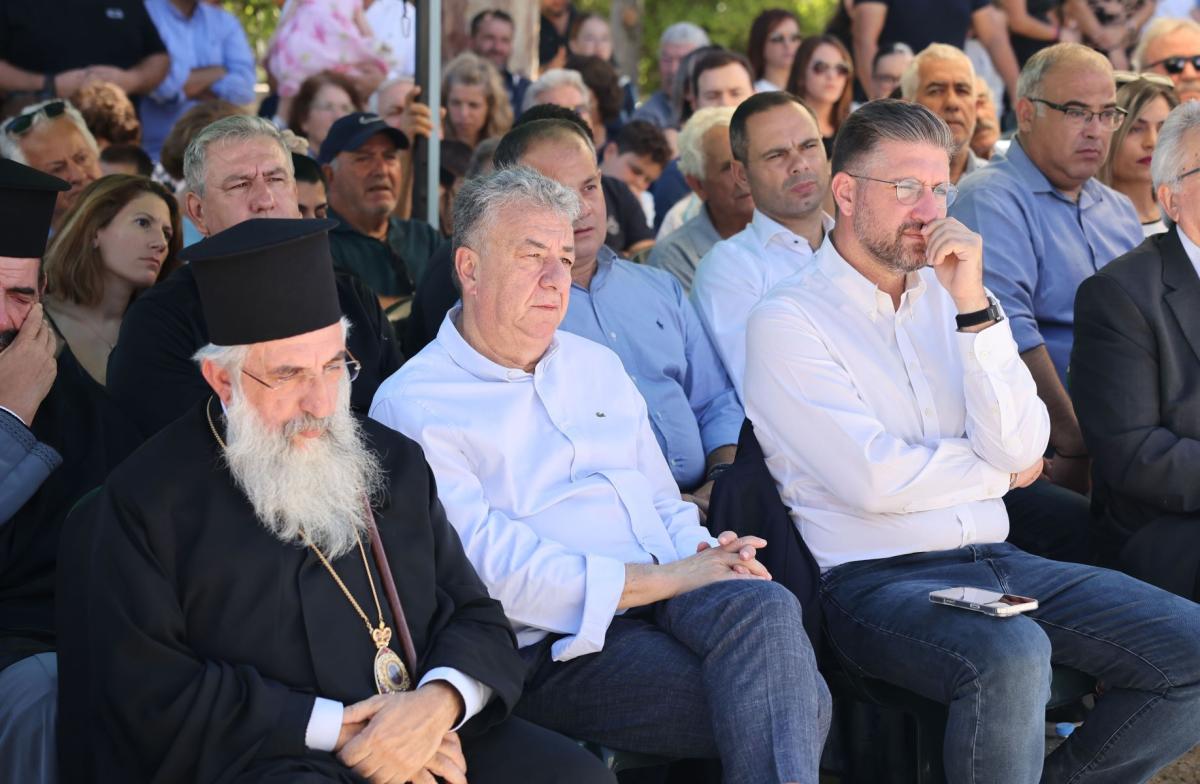 Σε κλίμα συγκίνησης τα εγκαίνια του μνημείου για τα θύματα των εργατικών δυστυχημάτων στον Κρουσώνα! (pics)