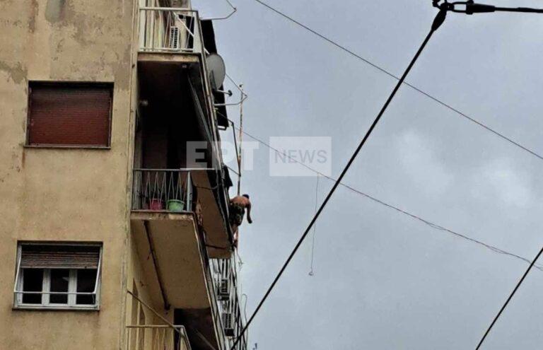 Άνδρας απειλεί να πέσει από τον 6ο όροφο κτηρίου, λέει πως κρατά φιάλη προπανίου