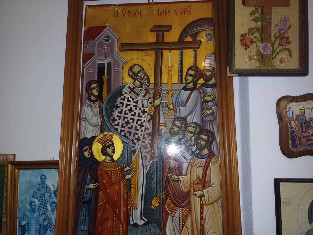 Πλήθος πιστών στην παραμονή του Τιμίου Σταυρού στην ενορία του Κλήματος Δήμου Φαιστού (pics + vid) 4 Πλήθος πιστών στην παραμονή του Τιμίου Σταυρού στην ενορία του Κλήματος Δήμου Φαιστού (pics + vid)