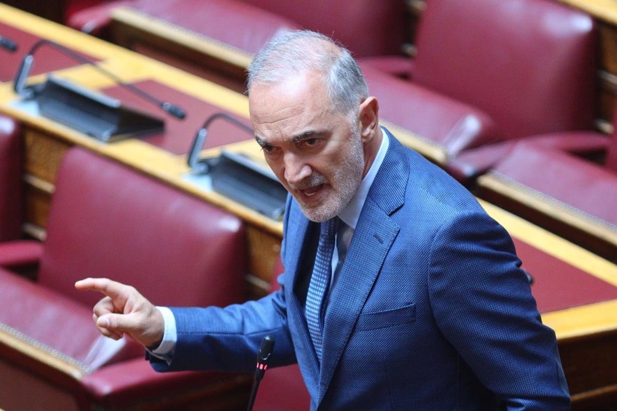 Δεν παραδίδει την έδρα ο Μάριος Σαλμάς – Διεγράφη και επίσημα από τη ΝΔ