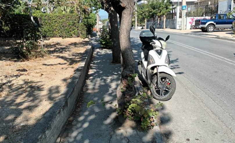 Αγανάκτηση από την Ένωση Τυφλών Κρήτης για τα επικίνδυνα πεζοδρόμια του Ηρακλείου